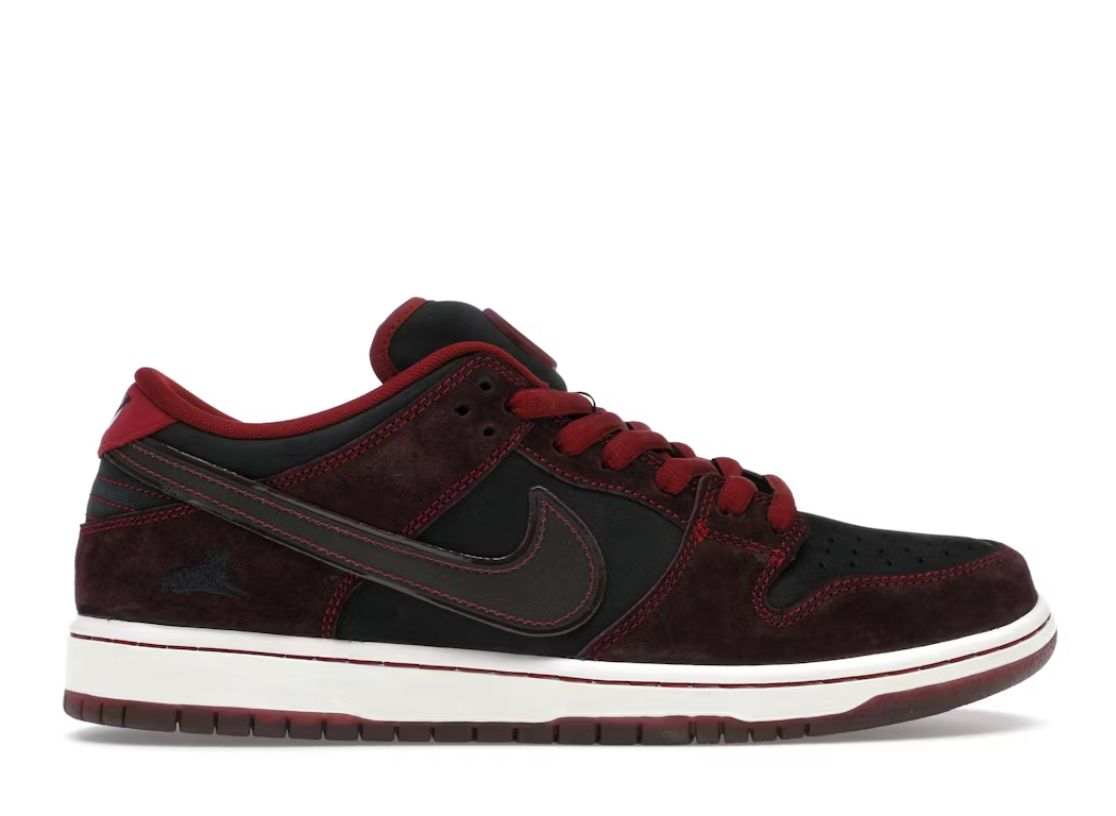 Nike SB Dunk Low Riot Skateshop