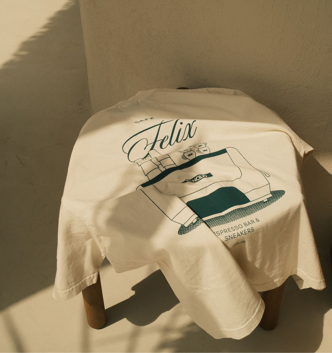 Felix Espresso Bar Cream T-Shirt